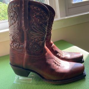 Tony Lama Pointed Toes Cowboy Boots Women’s size 9.5